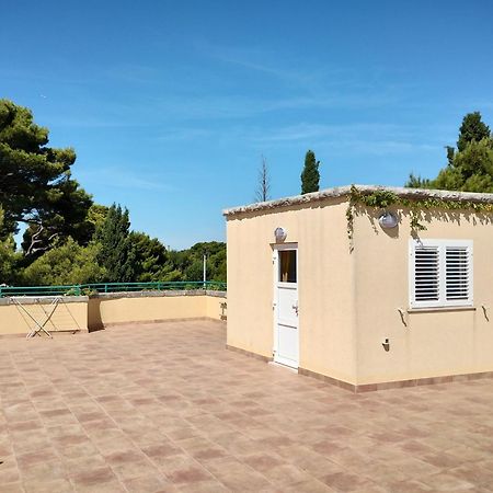 Old Captain'S Apartments - In A Pine Wood By The Sea And Tennis Courts Split Exterior foto