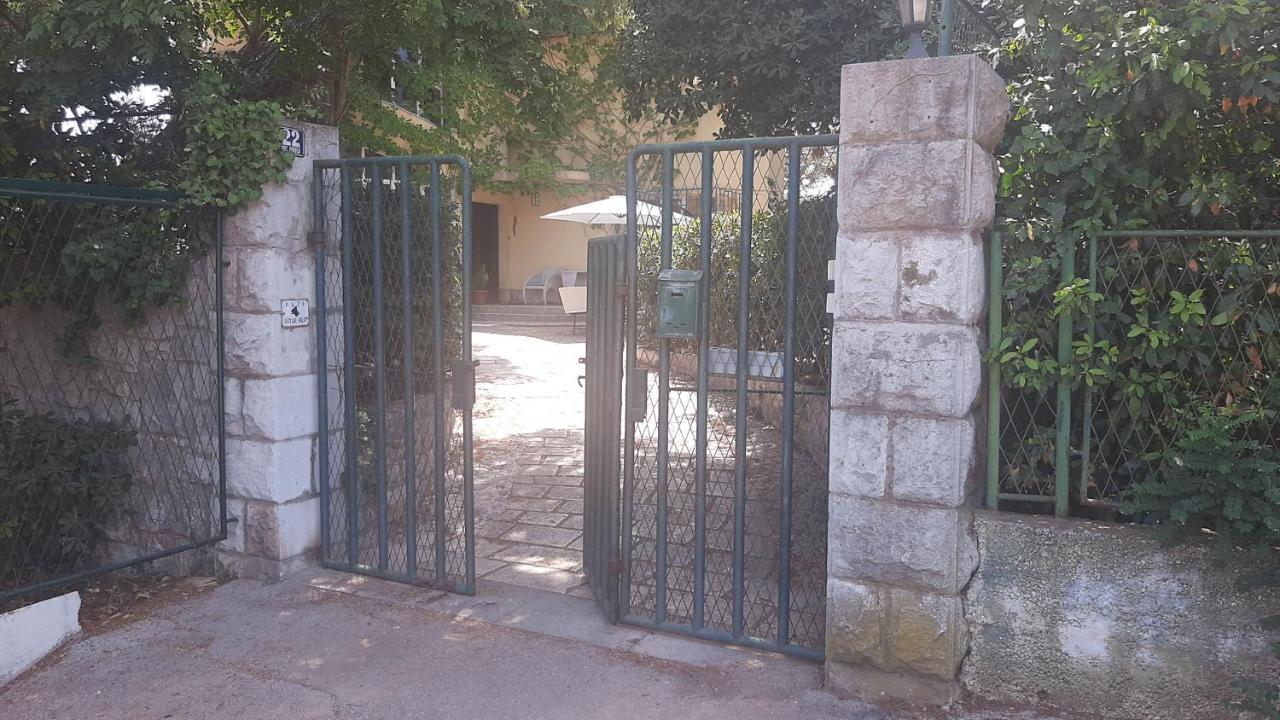 Old Captain'S Apartments - In A Pine Wood By The Sea And Tennis Courts Split Exterior foto